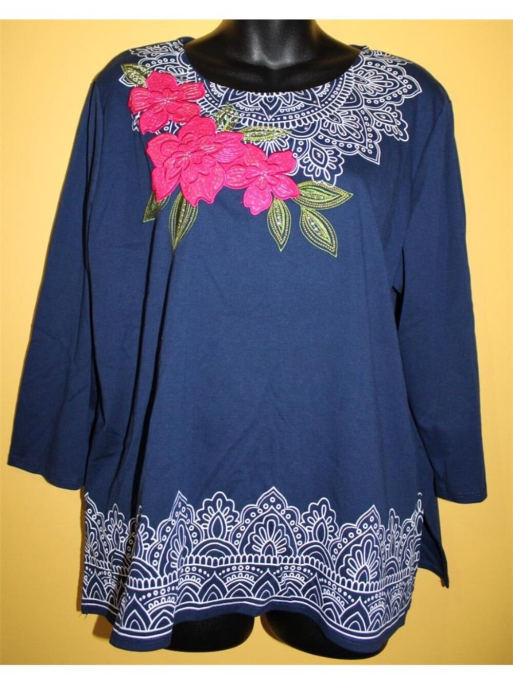 Alfred Dunner Large Navy Blue White Geo Print Tropical Embroidered Flowers